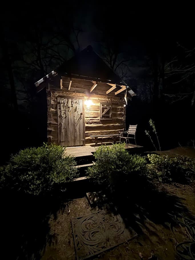 The Heritage Studio — 150 sq ft reclaimed-wood cabin